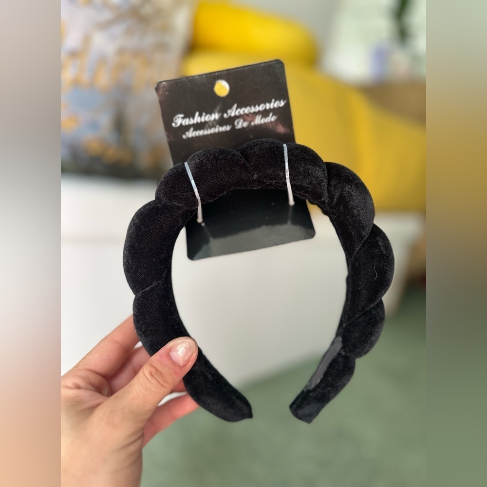 (Add to bundle for $5!) Pink/black velvet, wash headband, beautiful colour o/s - Picture 4 of 8